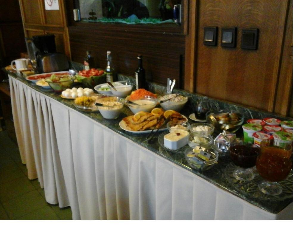 Hotel Omnibusz ブダペスト エクステリア 写真