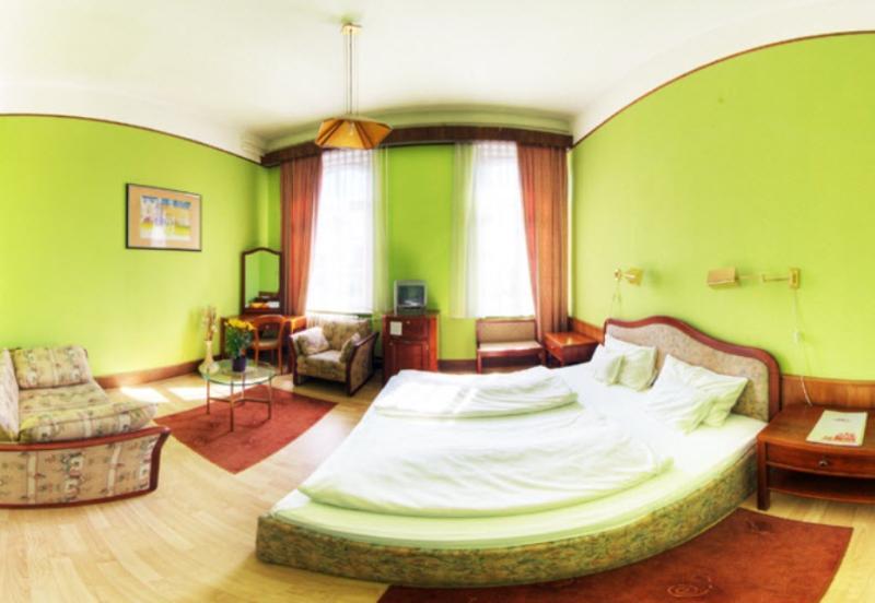 Hotel Omnibusz ブダペスト エクステリア 写真