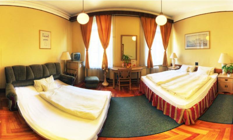 Hotel Omnibusz ブダペスト エクステリア 写真