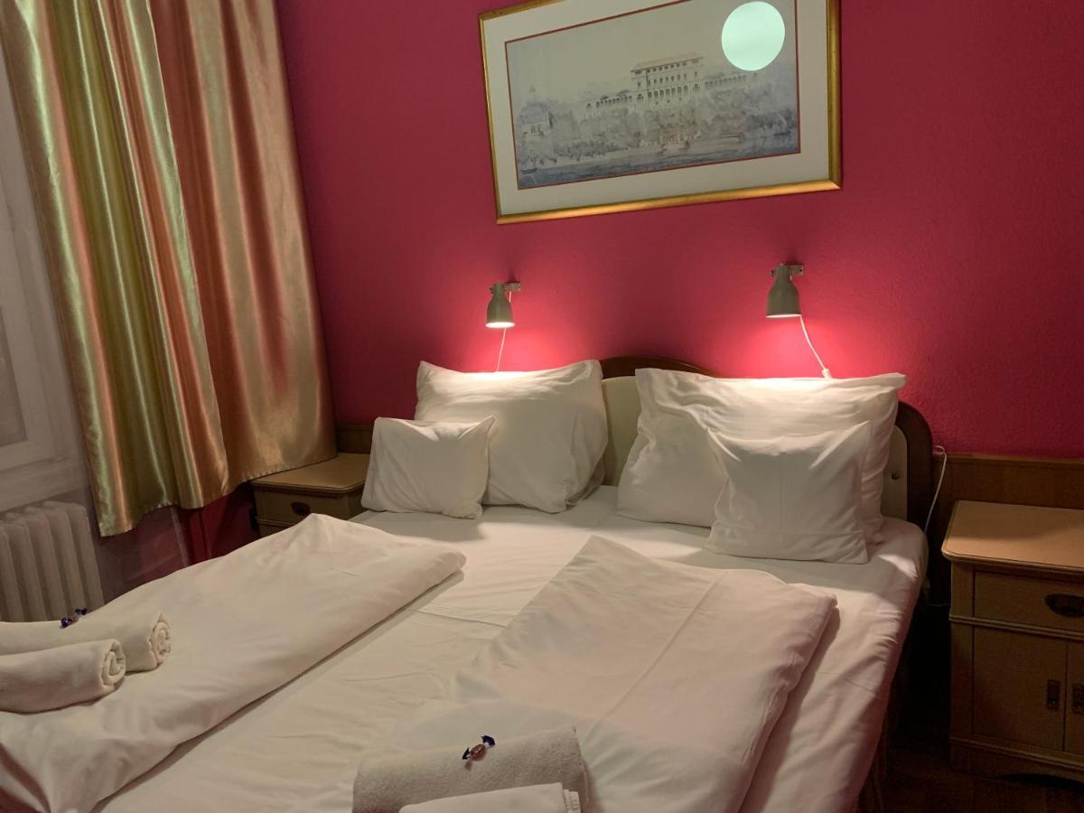 Hotel Omnibusz ブダペスト エクステリア 写真