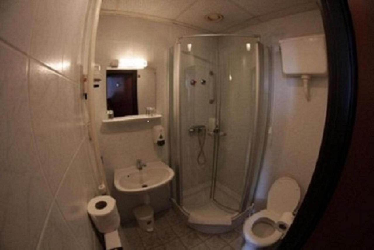 Hotel Omnibusz ブダペスト エクステリア 写真