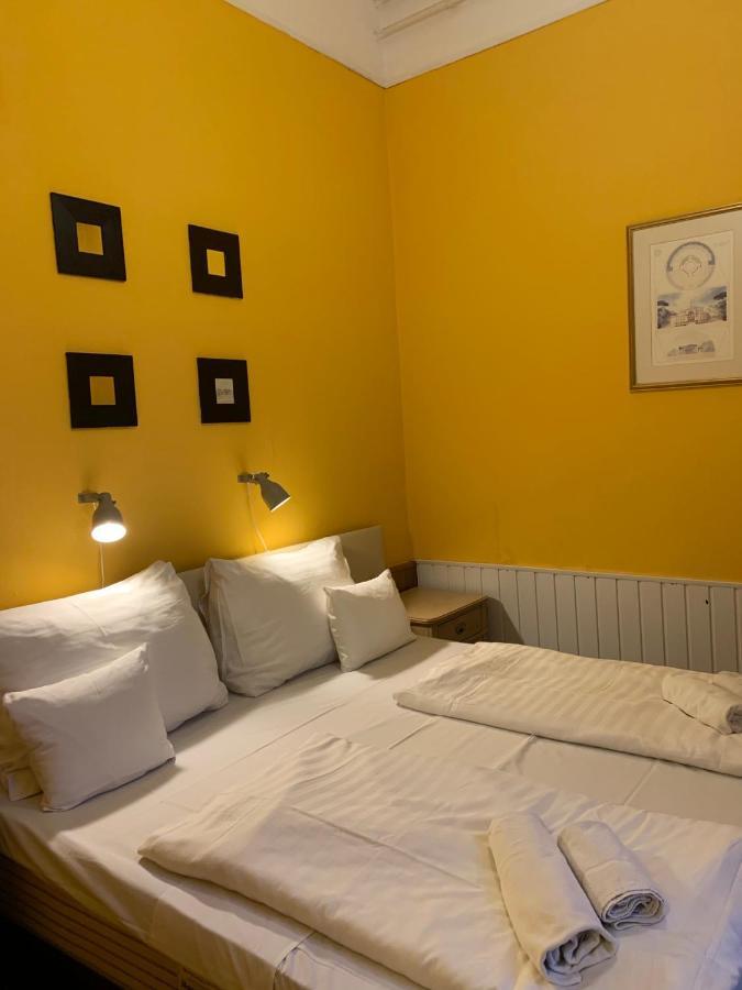 Hotel Omnibusz ブダペスト エクステリア 写真